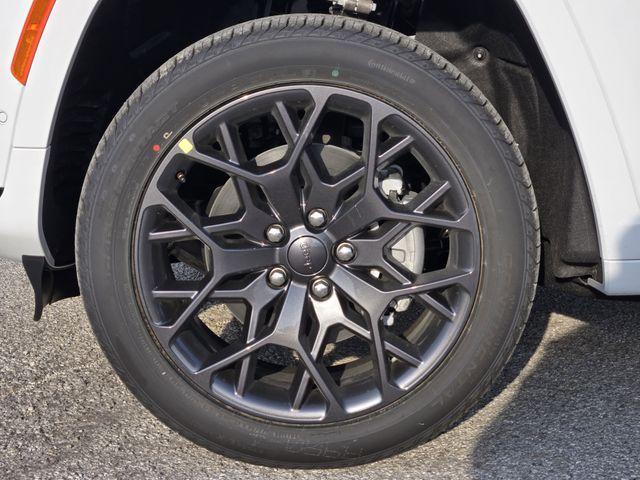 new 2025 Jeep Grand Cherokee L car, priced at $68,580