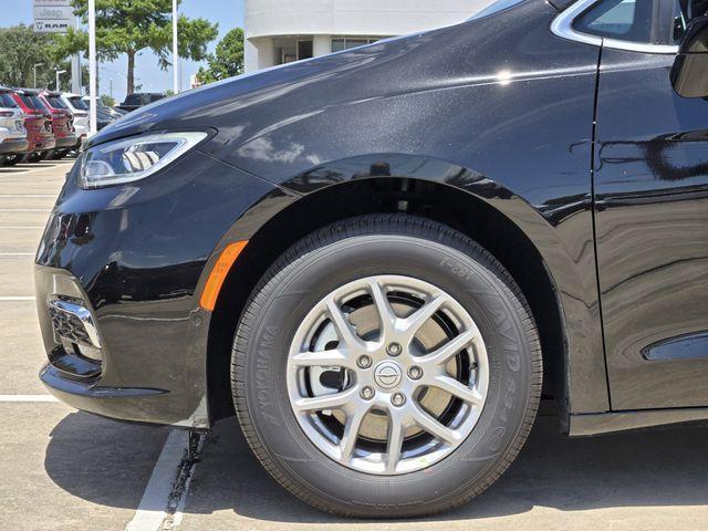 new 2025 Chrysler Pacifica car, priced at $38,688