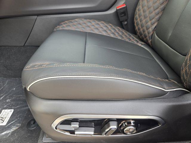 new 2025 Jeep Grand Cherokee L car, priced at $69,175