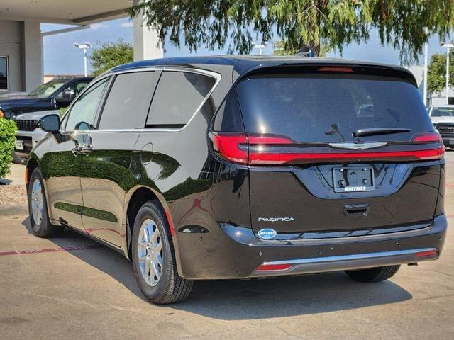 new 2025 Chrysler Pacifica car, priced at $40,608