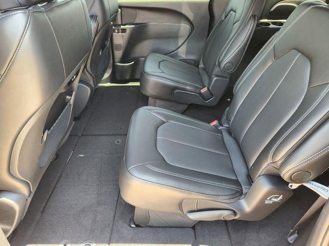new 2025 Chrysler Pacifica car, priced at $40,885
