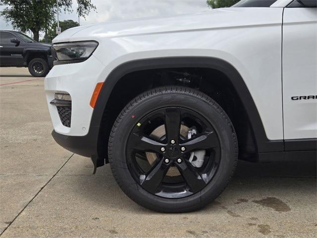 new 2024 Jeep Grand Cherokee car, priced at $45,197