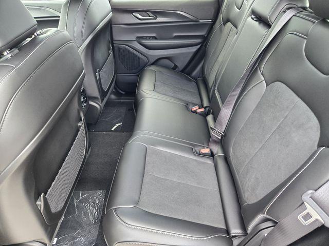 new 2025 Jeep Grand Cherokee car, priced at $39,423