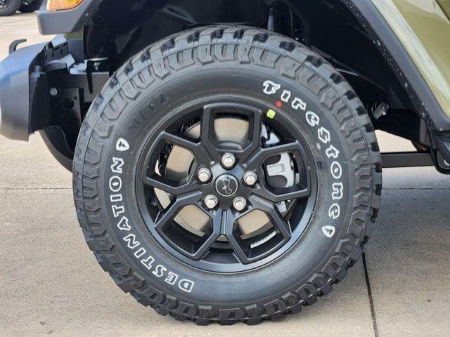 new 2025 Jeep Gladiator car, priced at $46,590