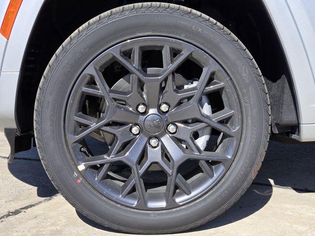 new 2025 Jeep Grand Cherokee L car, priced at $69,175