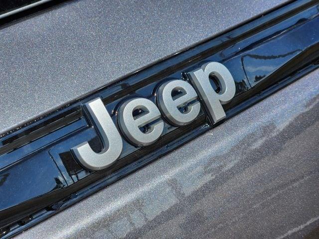 new 2025 Jeep Grand Cherokee car, priced at $39,495