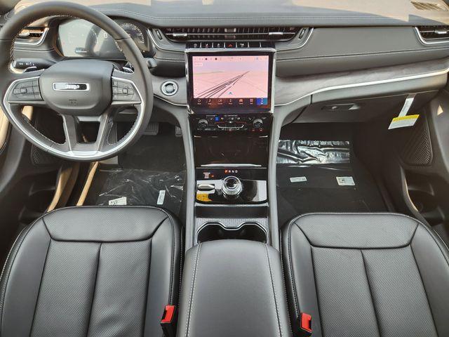 new 2025 Jeep Grand Cherokee car, priced at $50,249