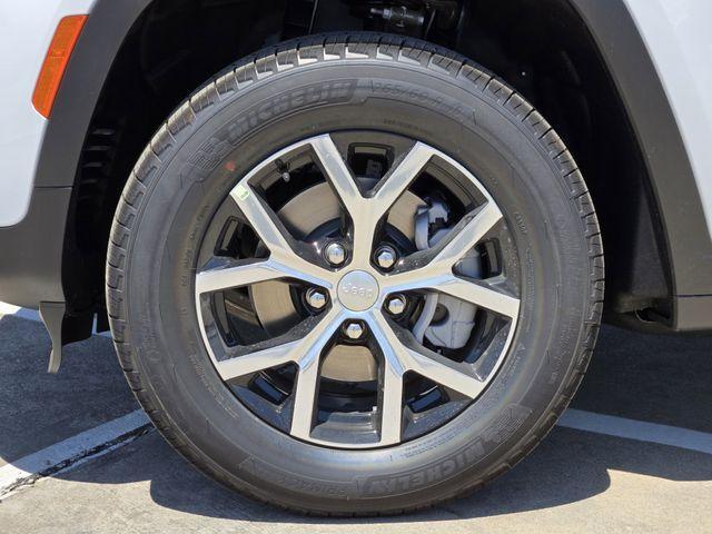 new 2025 Jeep Grand Cherokee car, priced at $38,786