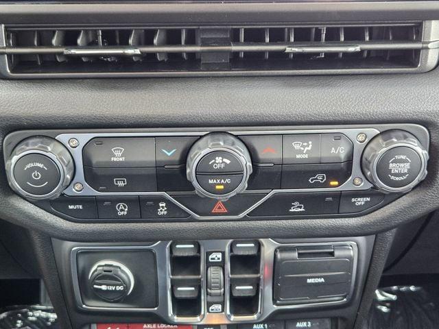 new 2025 Jeep Wrangler car, priced at $43,224