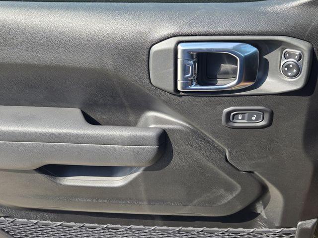 new 2025 Jeep Wrangler car, priced at $43,224