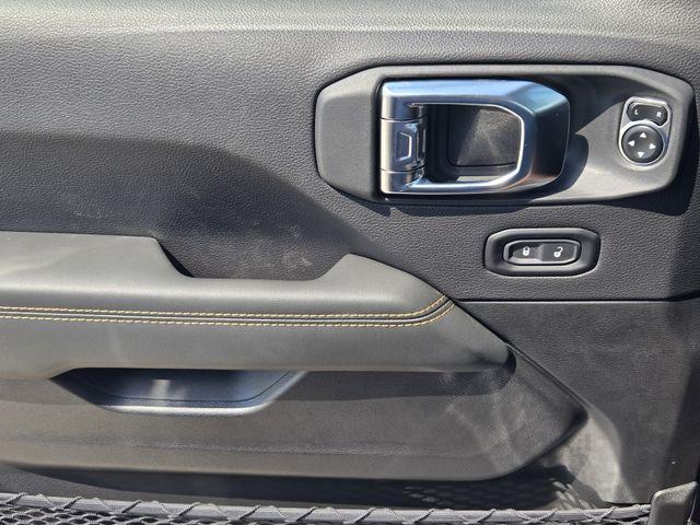 new 2025 Jeep Gladiator car, priced at $46,590