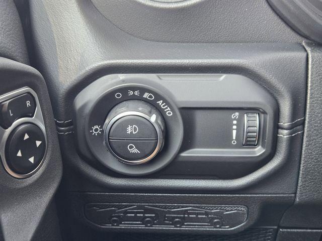 new 2025 Jeep Gladiator car, priced at $46,590