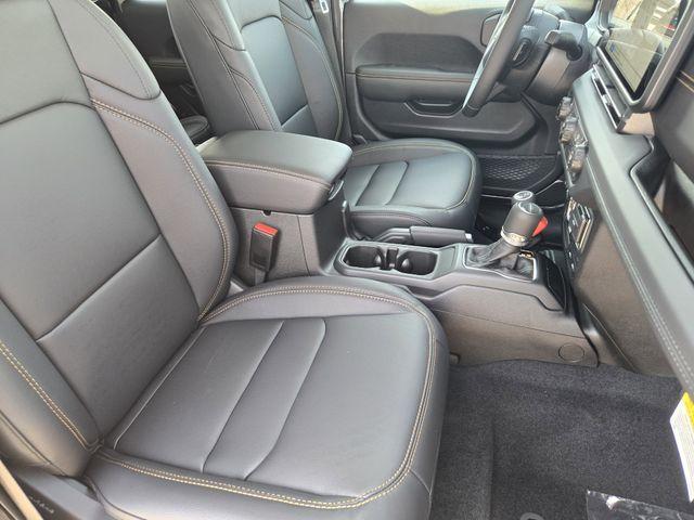 new 2025 Jeep Gladiator car, priced at $46,590