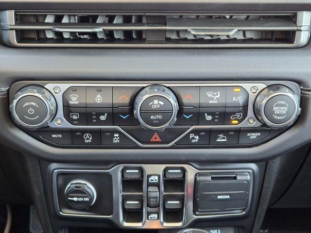 new 2025 Jeep Gladiator car, priced at $44,655