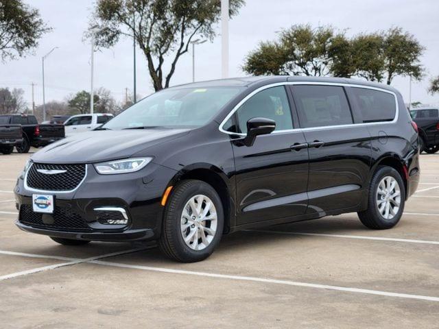 new 2025 Chrysler Pacifica car, priced at $44,452