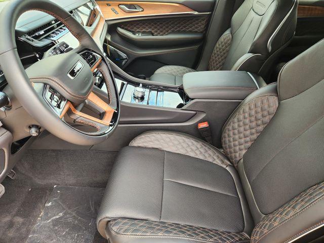 new 2025 Jeep Grand Cherokee car, priced at $67,425