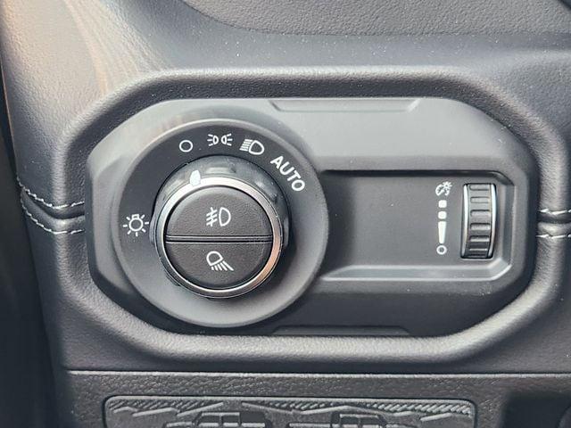 new 2025 Jeep Gladiator car, priced at $42,699