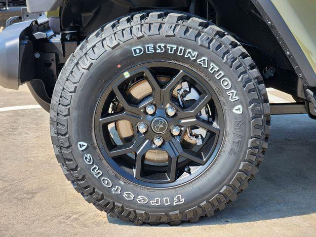 new 2025 Jeep Gladiator car, priced at $42,699