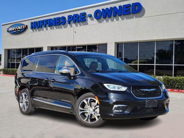 used 2022 Chrysler Pacifica car, priced at $35,991