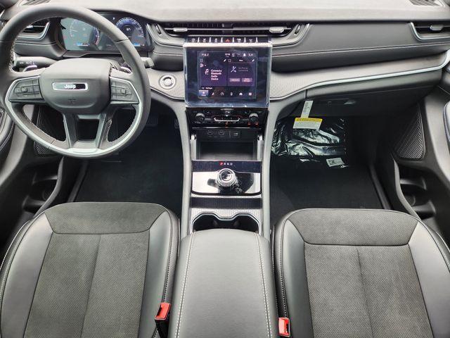 new 2025 Jeep Grand Cherokee car, priced at $38,780