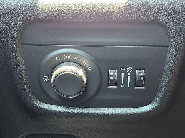 new 2025 Jeep Grand Cherokee car, priced at $34,897