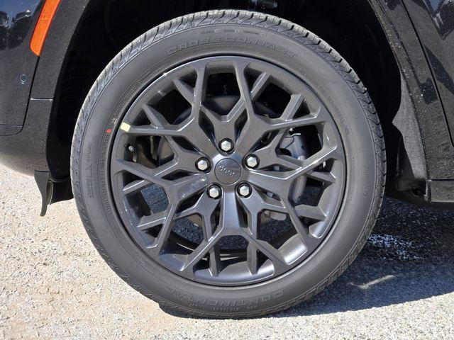 new 2025 Jeep Grand Cherokee L car, priced at $69,175