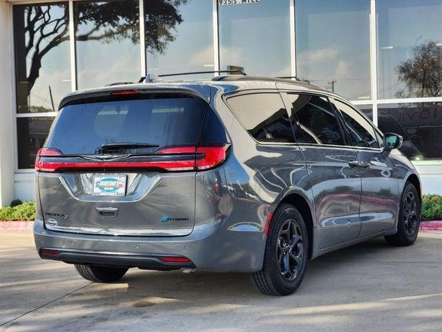 used 2021 Chrysler Pacifica Hybrid car, priced at $21,994