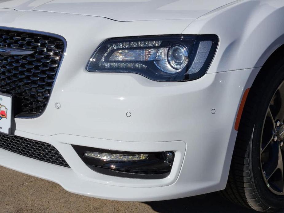 new 2023 Chrysler 300 car, priced at $38,997
