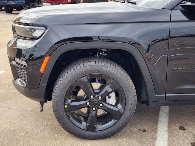 new 2025 Jeep Grand Cherokee car, priced at $51,405