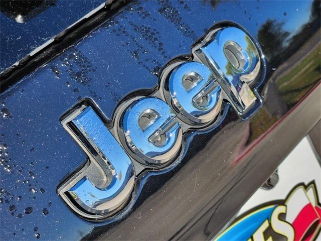 used 2022 Jeep Cherokee car, priced at $27,692