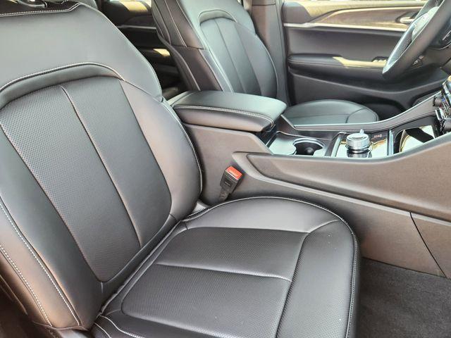 new 2025 Jeep Grand Cherokee L car, priced at $51,586