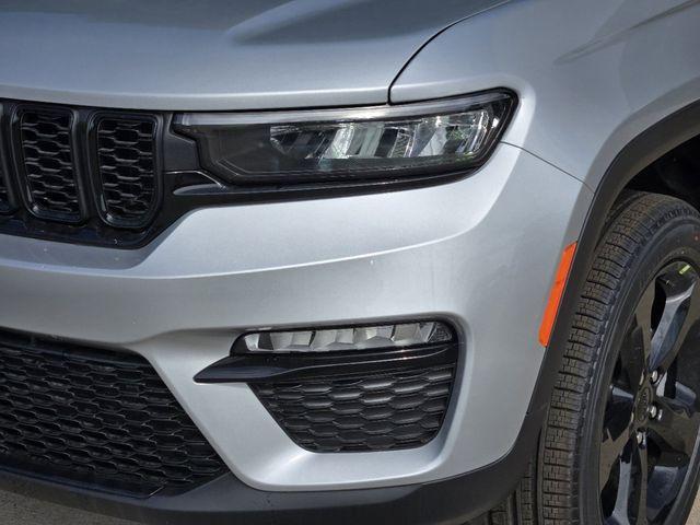 new 2024 Jeep Grand Cherokee car, priced at $42,017