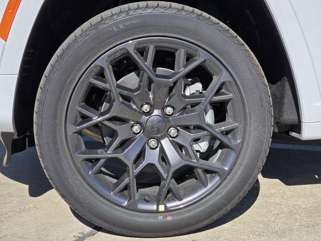 new 2025 Jeep Grand Cherokee L car, priced at $68,580