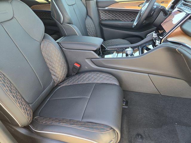 new 2025 Jeep Grand Cherokee L car, priced at $68,580