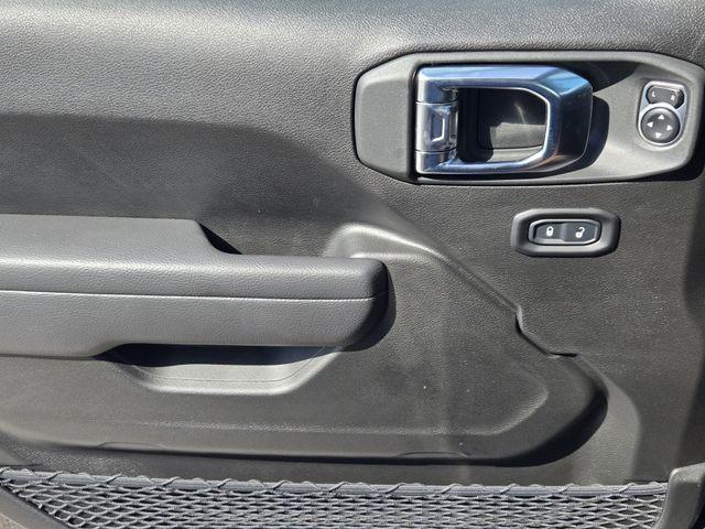 new 2025 Jeep Wrangler car, priced at $47,467