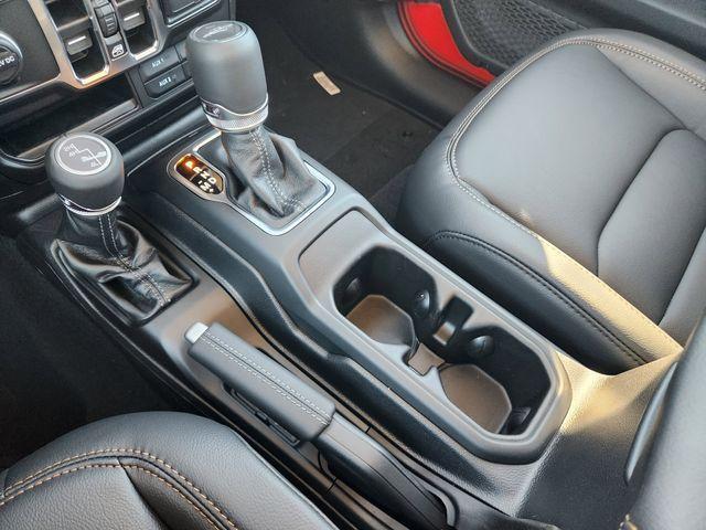 new 2025 Jeep Gladiator car, priced at $46,590