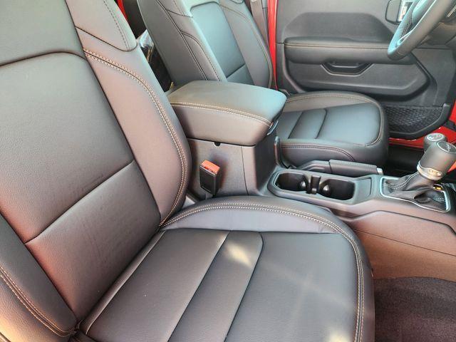 new 2025 Jeep Gladiator car, priced at $46,590