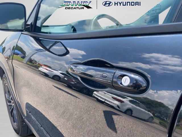 used 2023 Jeep Cherokee car, priced at $19,390