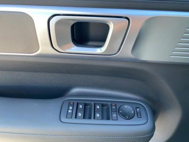 new 2025 Hyundai Santa Fe car, priced at $40,446