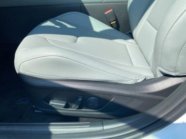 new 2025 Hyundai ELANTRA HEV car, priced at $32,200