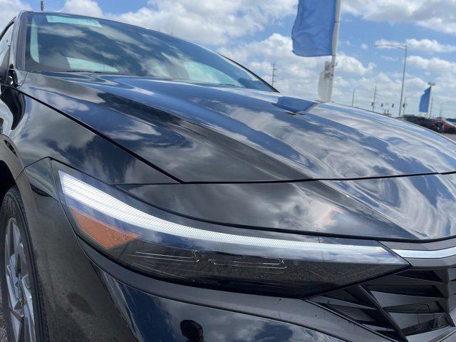 new 2025 Hyundai ELANTRA HEV car, priced at $26,333