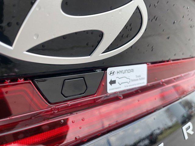 new 2025 Hyundai ELANTRA HEV car, priced at $26,333