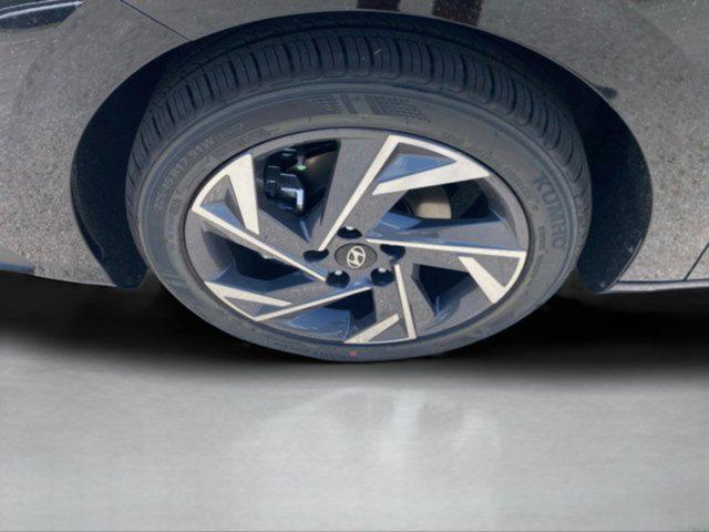 new 2025 Hyundai Elantra car, priced at $25,165