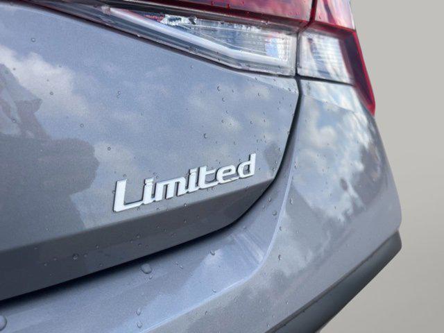 new 2025 Hyundai Elantra car, priced at $27,218