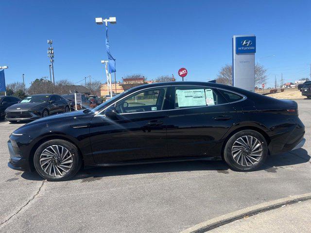 new 2025 Hyundai Sonata Hybrid car, priced at $30,930