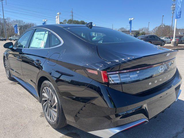 new 2025 Hyundai Sonata Hybrid car, priced at $30,930