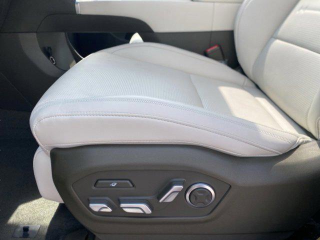 new 2025 Hyundai SANTA FE HEV car, priced at $48,538