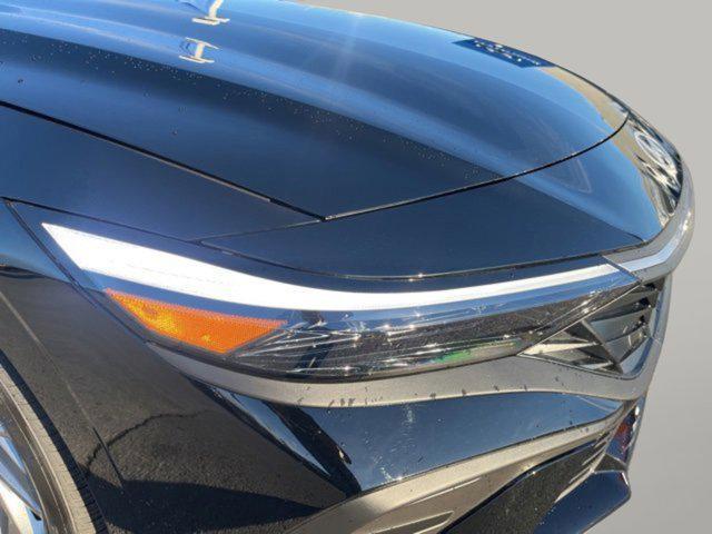 new 2025 Hyundai ELANTRA HEV car, priced at $25,984
