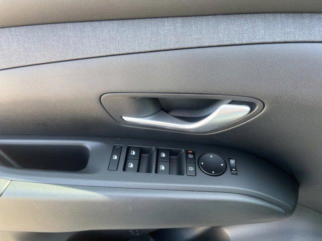 new 2025 Hyundai TUCSON Hybrid car, priced at $37,306