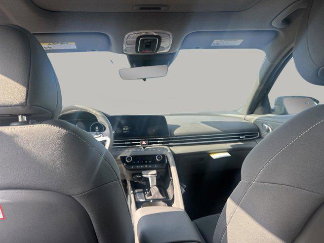 new 2025 Hyundai Elantra car, priced at $25,301